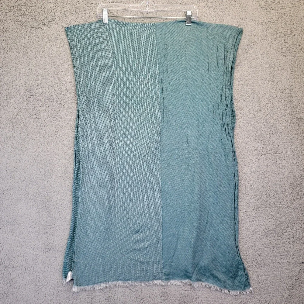 Halogen Scarf Lot of 2 Green Blue Gold Winter Knit Seashell Print Gold Winter‎